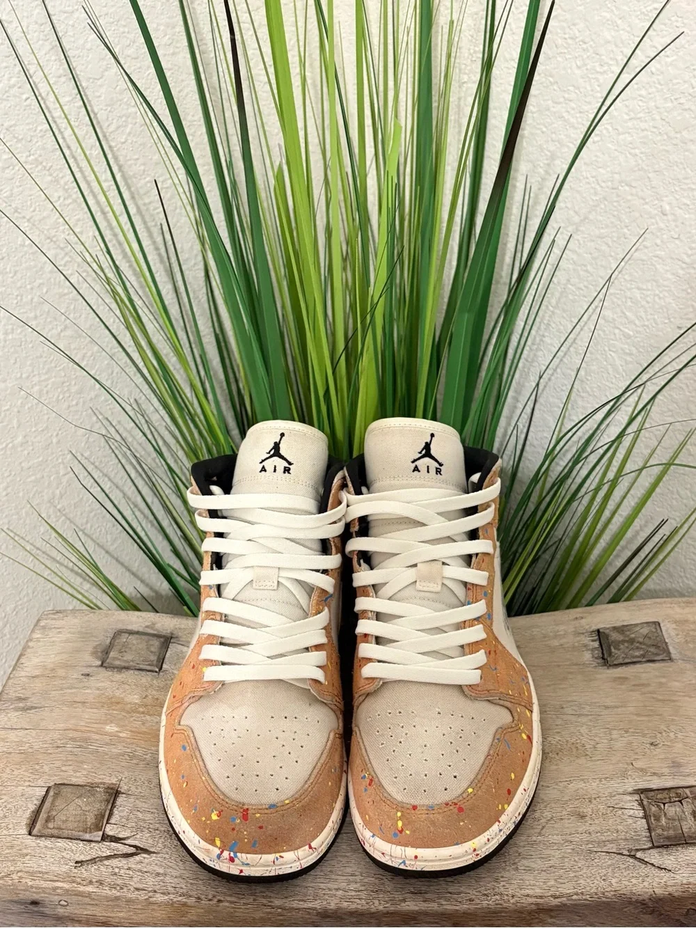 Jordan 1 Mid SE Brushstroke Sneakers